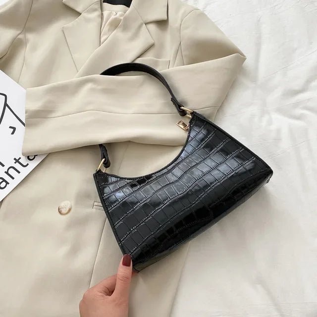 Bolso De Axila Con Estampado De Cocodrilo