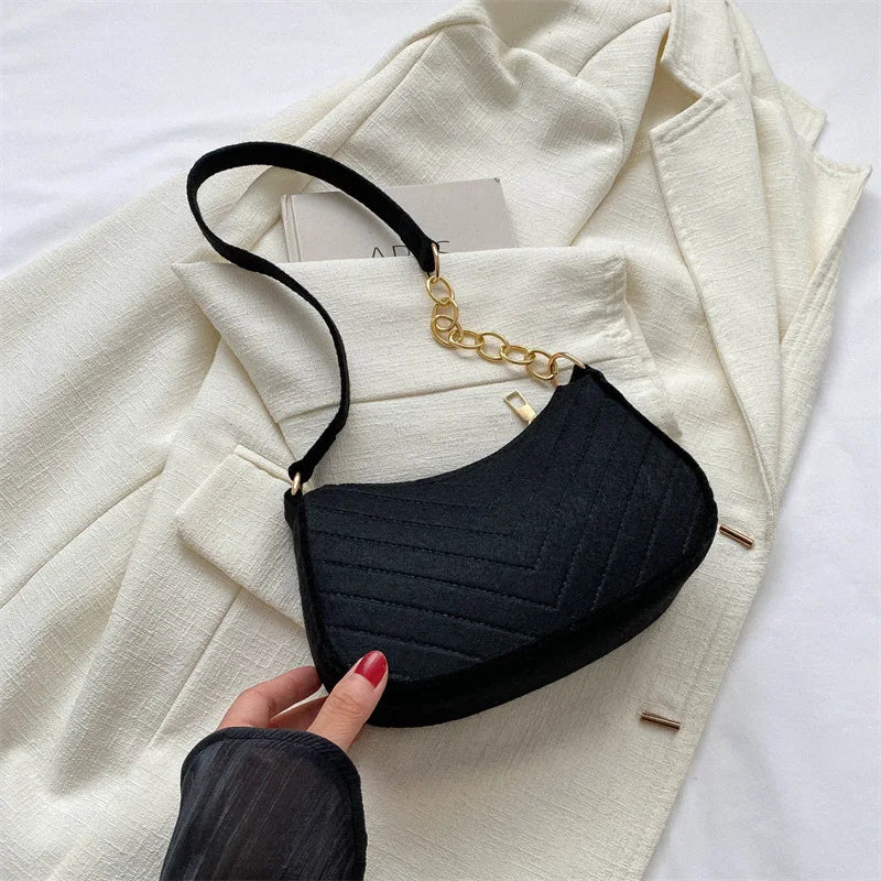 Mini Bolso de Hombro para Mujer – Bolso de Fieltro Elegante con Diseño Sofisticado, Estilo Media Luna y Tipo Silla de Montar – Colección 2025